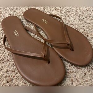 Tkees Lily Flip Flops in Brown, Size 9